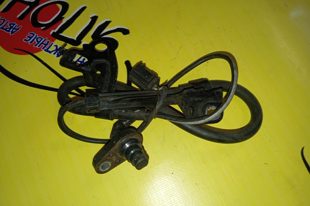 ДАТЧИК ABS/TOY/NOAH/VOXY/ZRR70/F/L