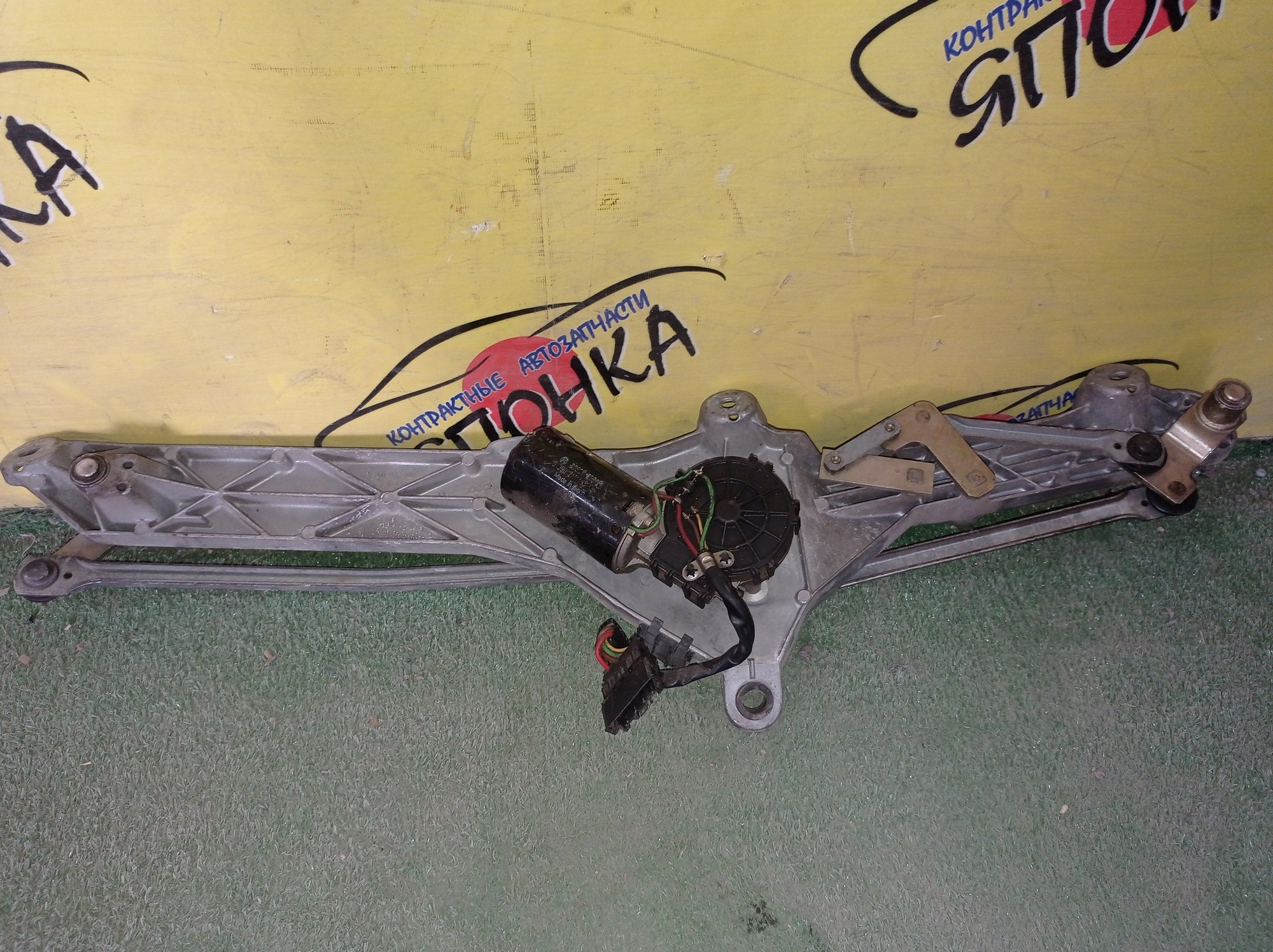 ТРАПЕЦИЯ ДВОРНИКОВ/MERC/E-CLASS/W220/ЛЕВЫЙ РУЛЬ/С МОТОРОМ