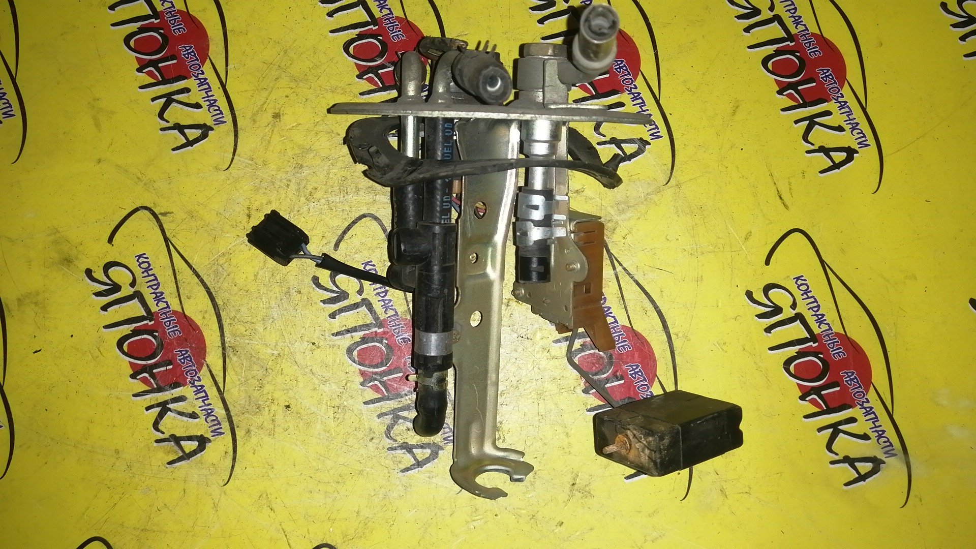 КОРПУС БЕНЗОНАСОСА/TOY/COROLLA/SPRINTER/SPRINTER CARIB/AE100/AE100G/AE101/AE101G/AE104/AE104G/AE111/AE111G/EE101/EE104G/3 ШТУЦЕРА/КРУГЛЫЙ