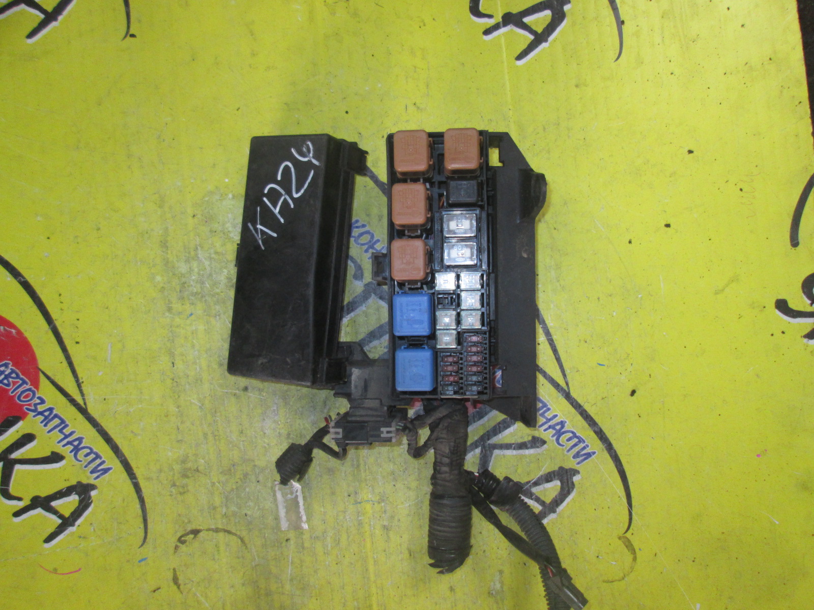 БЛОК ПРЕДОХРАНИТЕЛЕЙ ПОД КАПОТ/NIS/R/NESSA/N30/PNN30/KA24DE