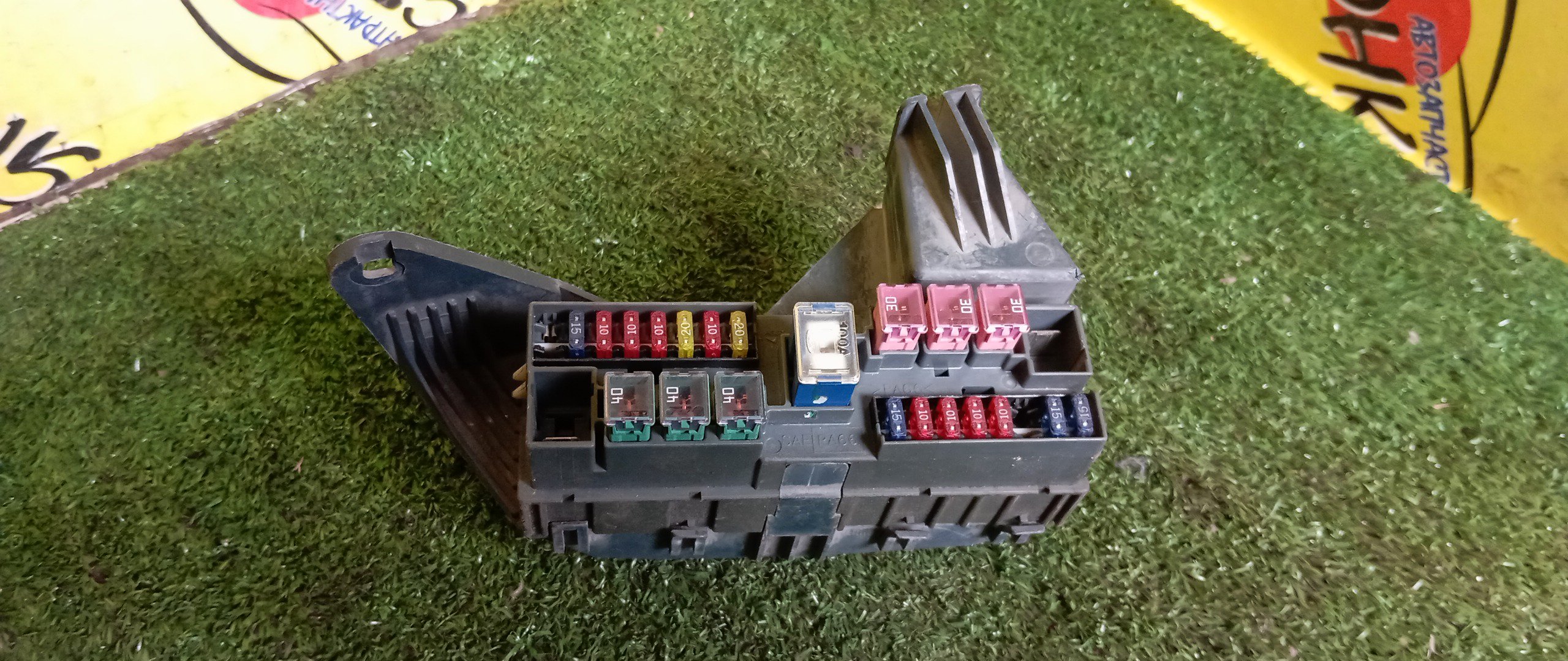 БЛОК ПРЕДОХРАНИТЕЛЕЙ ПОД КАПОТ/NIS/AVENIR/EXPERT/W11/QG18/МАЛЫЙ