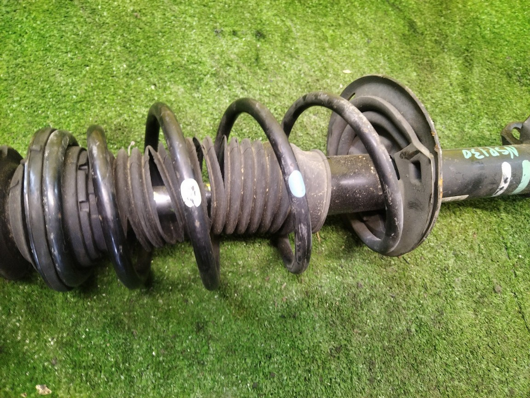 СТОЙКА/TOY/VITZ/KSP130/NSP130/NSP135/NCP131/NSP131/F/R