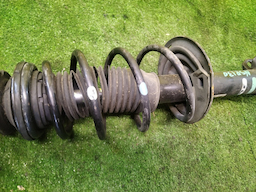 СТОЙКА/TOY/VITZ/KSP130/NSP130/NSP135/NCP131/NSP131/F/R