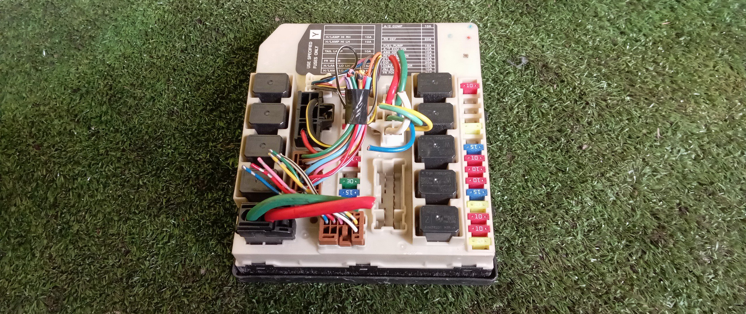 БЛОК ПРЕДОХРАНИТЕЛЕЙ ПОД КАПОТ/NIS/AD/BLUEBIRD SYLPHY/CUBE/JUKE/MARCH/MICRA/NOTE/TIIDA/TIIDA LATIO/WINGROAD/CR10-DE/CR12-DE/CR14-DE/HR15-DE/HR16-DE/MR16-DDT/MR18-DE/MR20-DE/AK12/BGZ11/BK12/BNK12/BNZ11/BZ11/C11/E11/F15/G11/JC11/JY12/K12/KG11/NC11/NE11/NF15/NG11/NY12/SC11/SJC11/SNC11/VAY12/VJY12/VY12/VZNY12/Y12/YGNZ11/YGZ11/YK12/YZ11/ZE11/БЕЛЫЙ