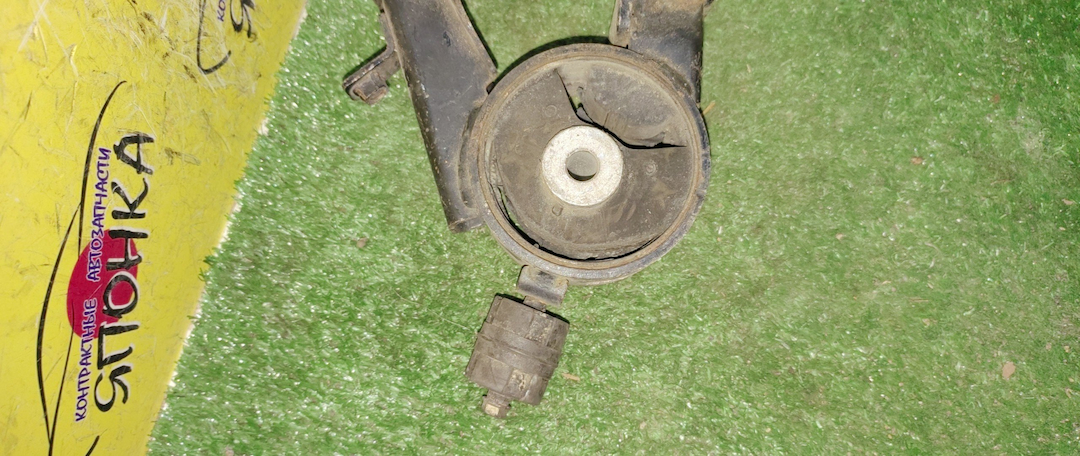 ПОДУШКА ДВС/TOY/BLADE/GRE156/2GR-FE/B