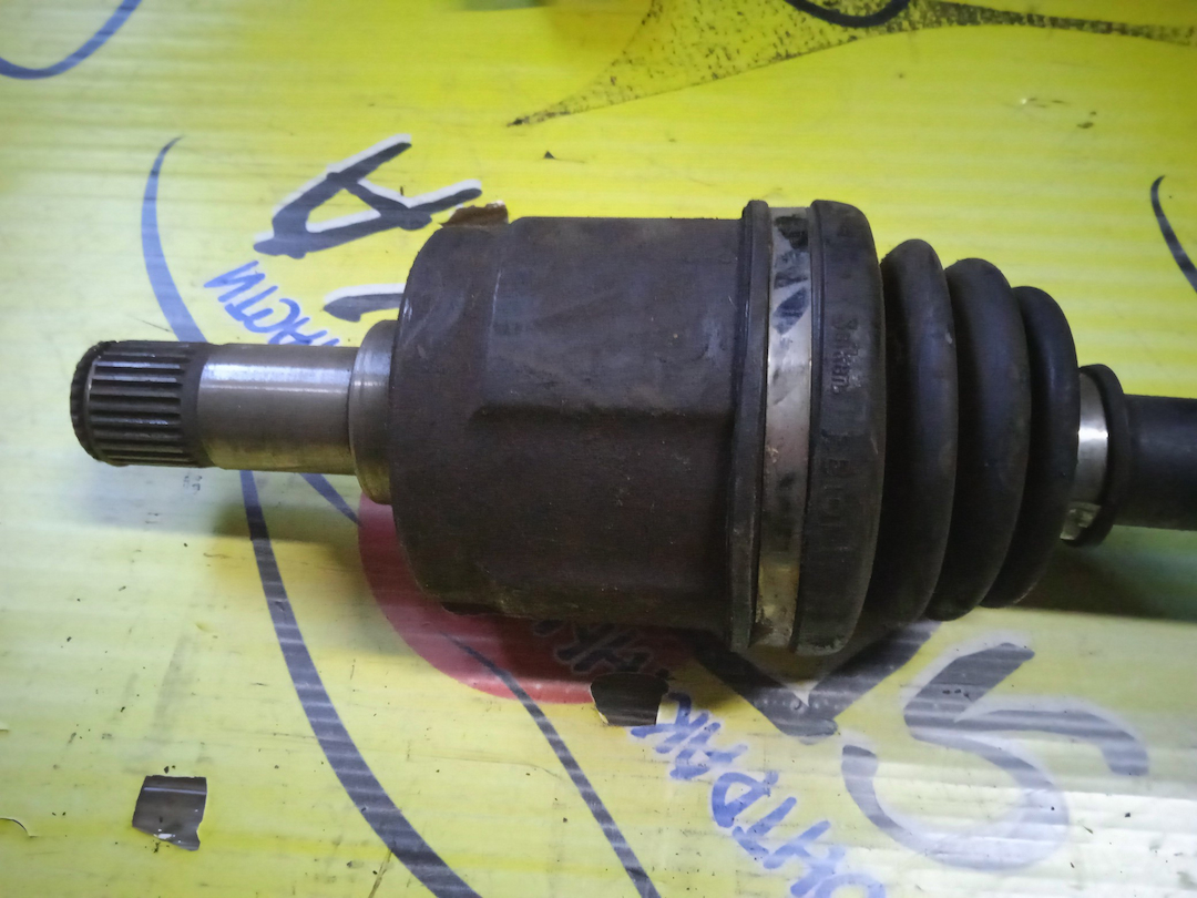 ПРИВОД/HON/INSPIRE/SABER/UA5/J32A/КОРОТКИЙ/ДЛИННАЯ ШЛИЦЕВАЯ/28*27 ШЛИЦ./F/L