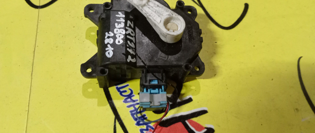 СЕРВОПРИВОД ЗАСЛОНОК ПЕЧКИ/TOY/AVENSIS/ADT270/ADT271/AZT270/WWT270/WWT271/ZRT270/ZRT271/ZRT272/113800-2810