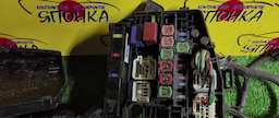 БЛОК ПРЕДОХРАНИТЕЛЕЙ ПОД КАПОТ/TOY/BELTA/IST/RACTIS/VITZ/1KR-FE/1NZ-FE/2NZ-FE/2SZ-FE/2ZR-FE/KSP90/KSP92/NCP100/NCP105/NCP110/NCP115/NCP91/NCP95/NCP96/SCP100/SCP90/SCP92/ZSP110