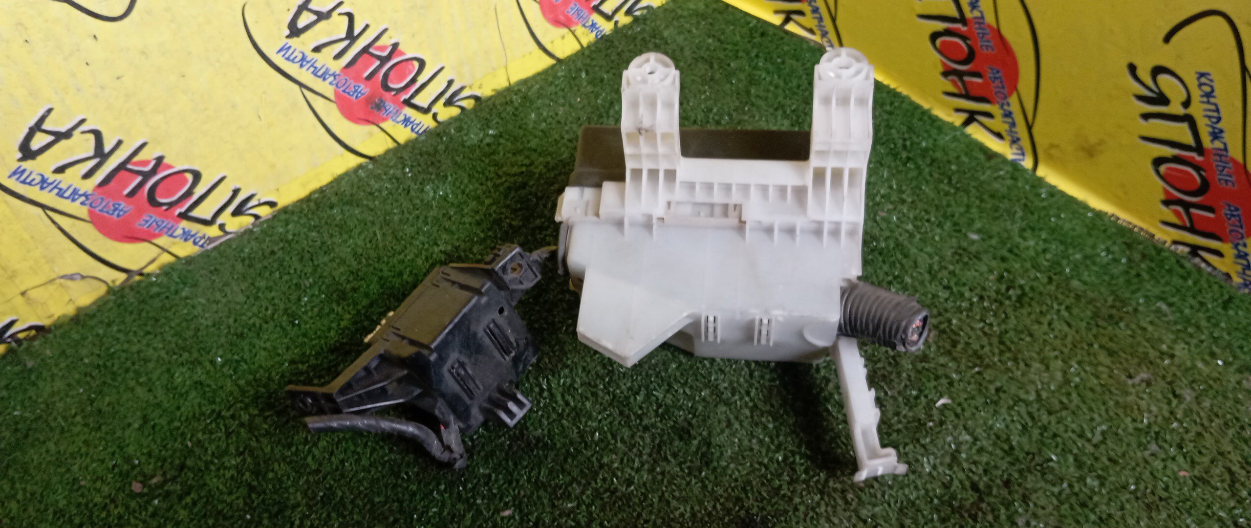 БЛОК ПРЕДОХРАНИТЕЛЕЙ ПОД КАПОТ/NIS/X-TRAIL/QR20/NT30/МАЛЫЙ