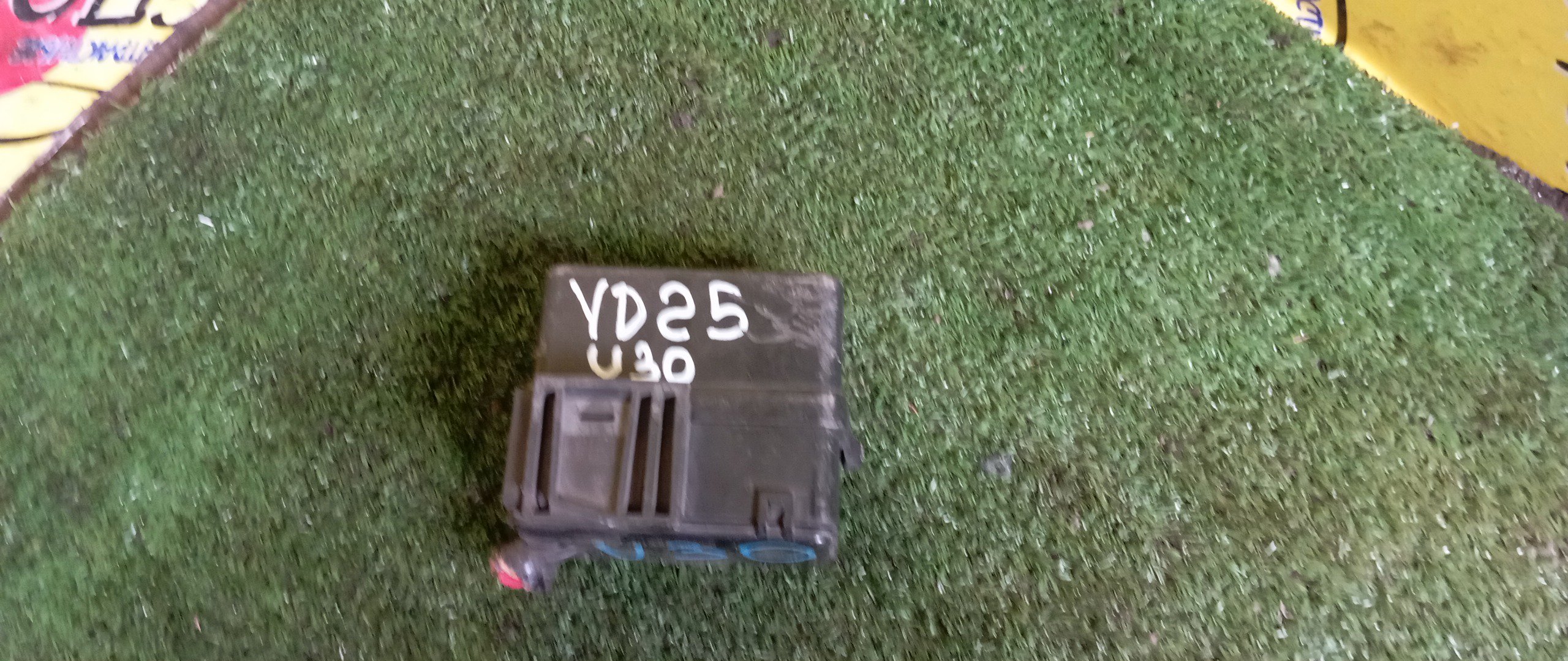 БЛОК ПРЕДОХРАНИТЕЛЕЙ ПОД КАПОТ/NIS/BASSARA/YD25/U30/МАЛЫЙ