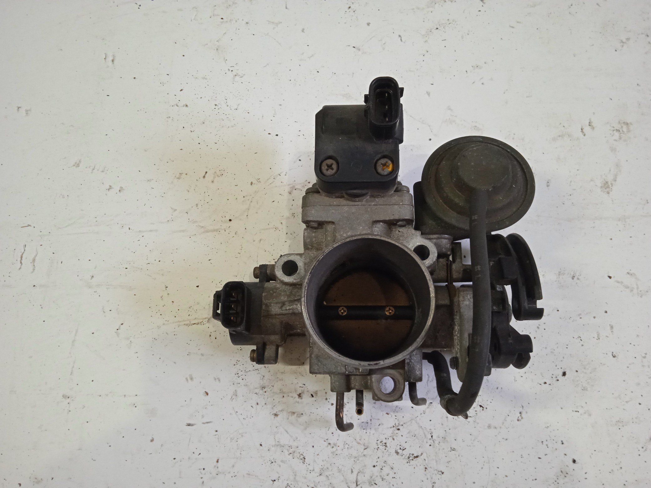 ЗАСЛОНКА ДРОССЕЛЬНАЯ/TOY/3S-FE/4S-FE/AVENSIS/CALDINA/CAMRY/CARINA/CORONA/CORONA PREMIO/RAV4/VISTA/ST191/ST191G/ST195/ST195G/ST210/ST210G/ST215/ST215G/ST220/SV41/SV42/SV43/SV55/SXA10/SXA10G/SXA11/SXA11G/SXA15/SXA15G/SXA16/SXA16G/3 БОЛТА С ВАКУУМОМ/3 БОЛЬШ И 4 МАЛ ТРУБКИ