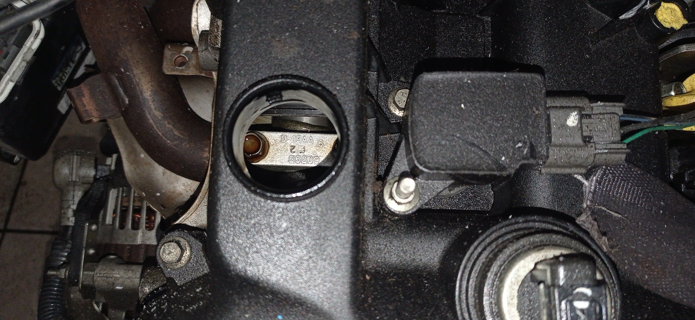 ДВС/MAZ/L3-VE/BLACK/ATENZA/ATENZA WAGON/AXELA/MAZDA6/PREMACY/BK3P/CR3W/GG3P/GG3S/GY3W/LY3P/КАТУШКИ СВЕРХУ/ДАТЧИК VVTI/ЩУП ЧЕРЕЗ ГОЛОВУ/КОМПРЕССОР СБОКУ