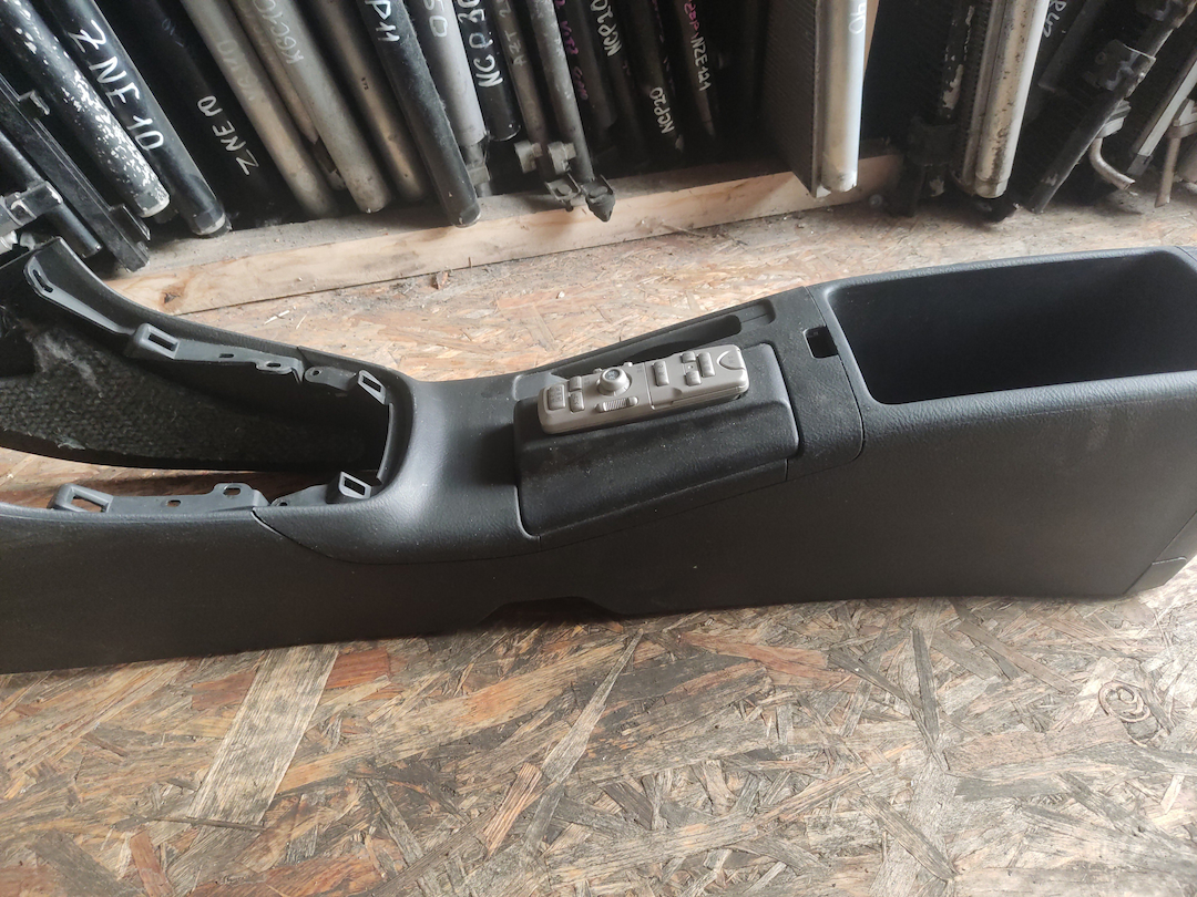 ПОДЛОКОТНИК/TOY/AVENSIS/ADT250/ADT251/AZT250/AZT251/AZT255/CDT250/ZZT250/ZZT251