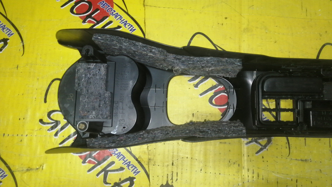 ПОДЛОКОТНИК/TOY/VITZ/YARIS/KSP130/NCP130/NSP135/NCP131